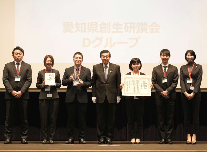 一宮市の誓約式にて中野正康市長（中央）と横山研究科長（左）、杉山事務局長（右）