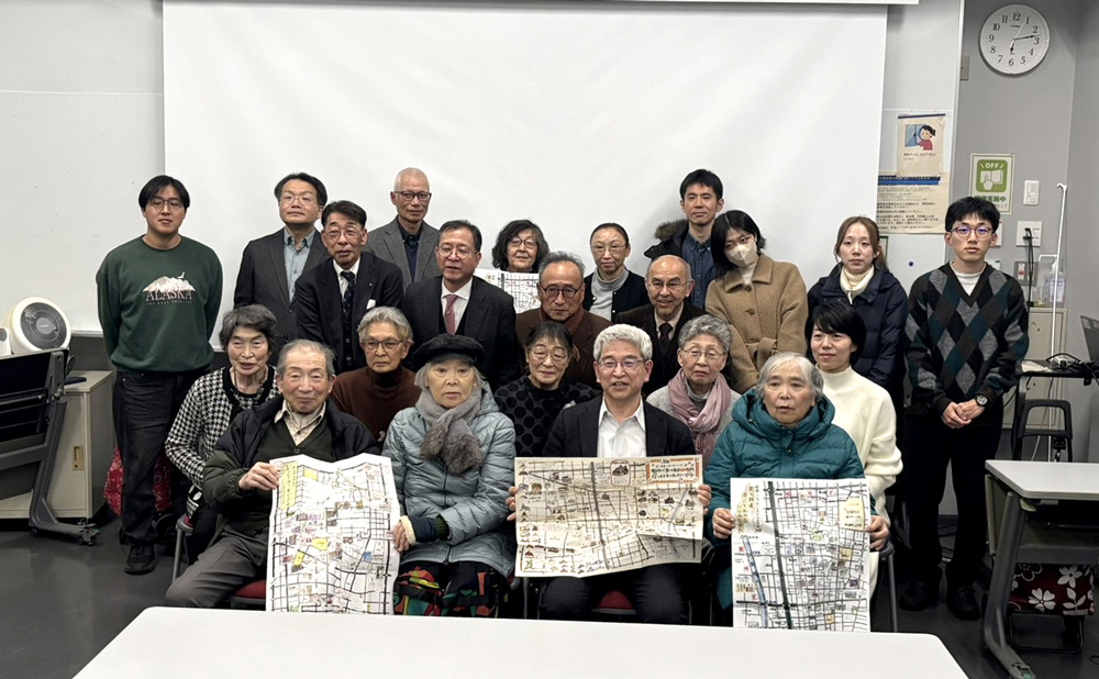 会場参加者一同の集合写真